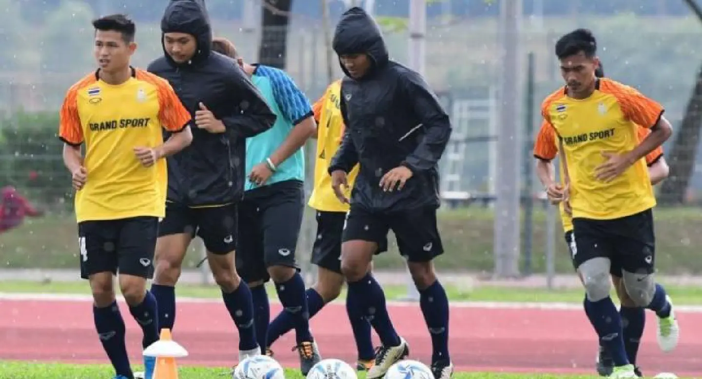 Thai football teams face tough task in rainy Malaysia Thai football teams face tough task in rainy Malaysia