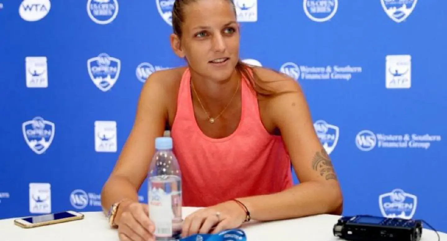 Pliskova, Halep lead five-woman fight for No. 1
