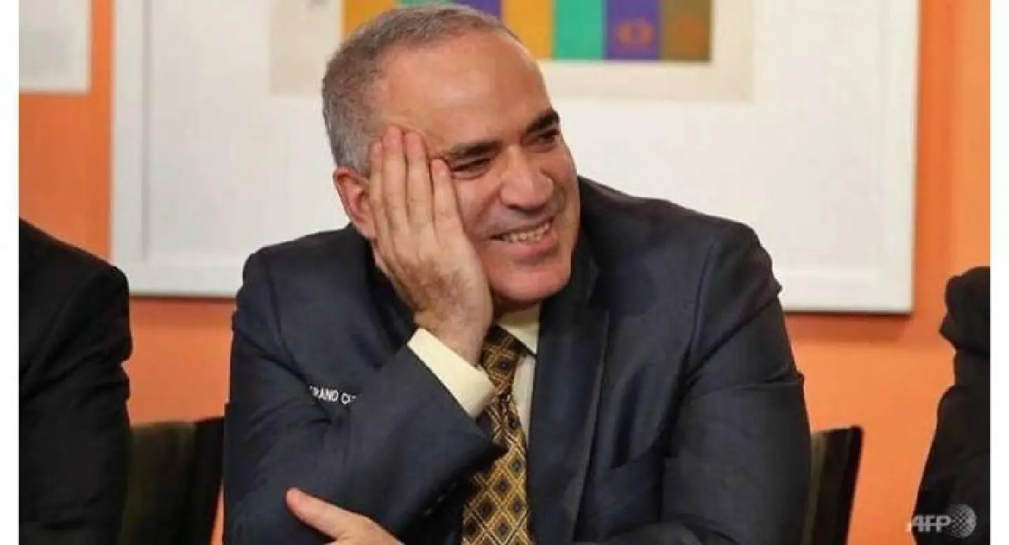 Chess: Kasparov suffers first loss in comeback event Chess: Kasparov suffers first loss in comeback event