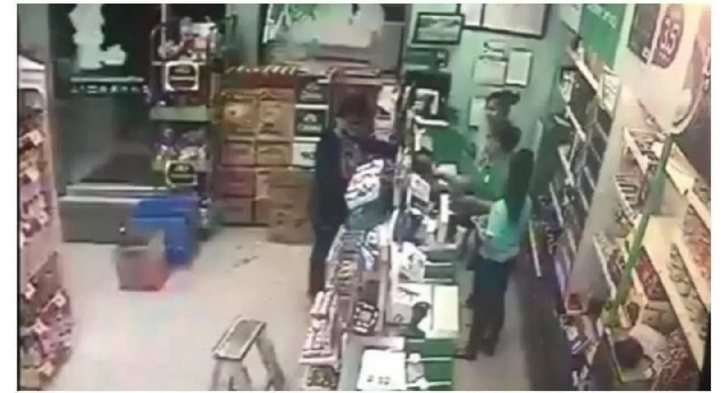 Teenager arrested after Tesco Lotus Express in Bangkok robbed at knifepoint Teenager arrested after Tesco Lotus Express in Bangkok robbed at knifepoint