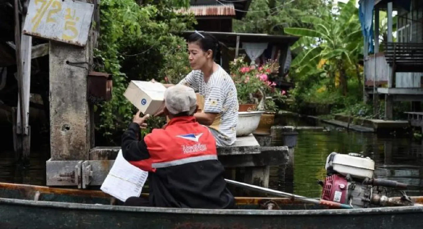 Postal boating: the Bangkok mailman still bringing word by canal Postal boating: the Bangkok mailman still bringing word by canal