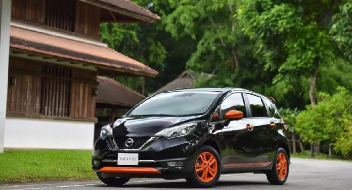 Nissan Note excels Nissan Note excels