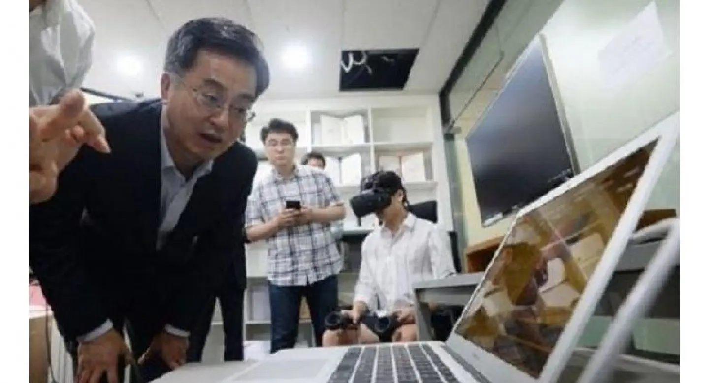 Korea's finance minister promises easier environment for startups to promote innovative growth Korea's finance minister promises easier environment for startups to promote innovative growth