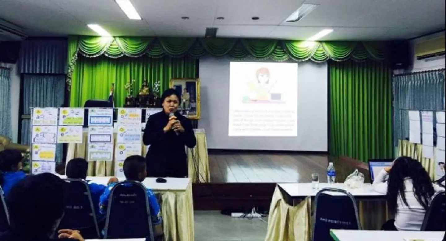 Education minister puts focus on teacher training in overhaul of system