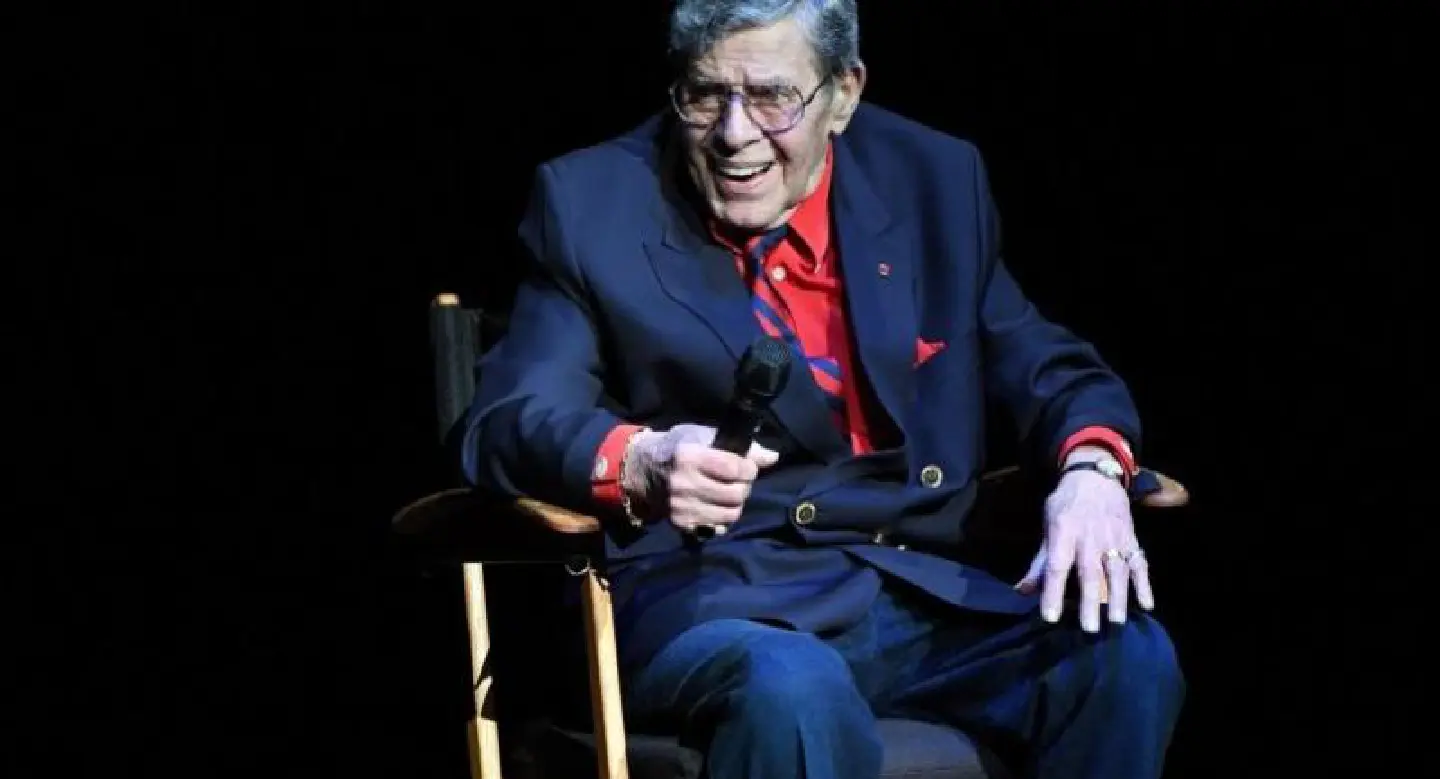 US comedy legend Jerry Lewis dies at 91 US comedy legend Jerry Lewis dies at 91