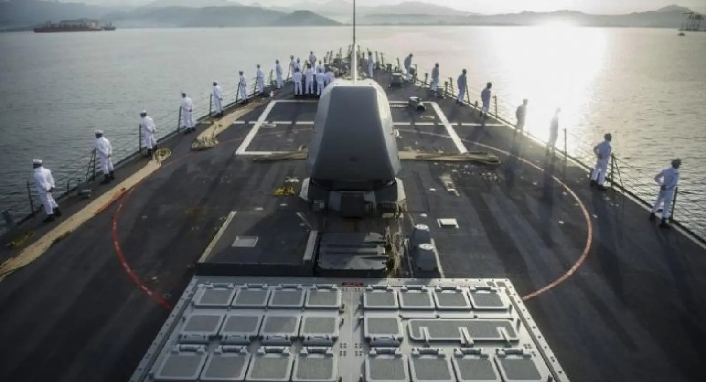 10 sailors missing, 5 injured after destroyer collision: US Navy 10 sailors missing, 5 injured after destroyer collision: US Navy