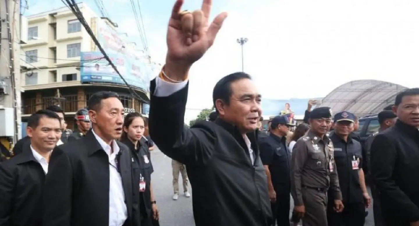 PM starts Nakhon Ratchasima visit by paying homage to Thao Suranari PM starts Nakhon Ratchasima visit by paying homage to Thao Suranari
