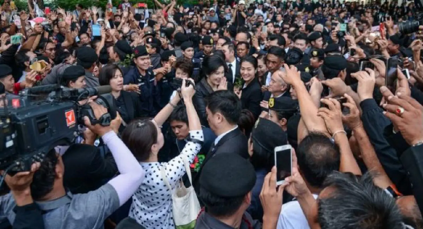 Source: 500 upcountry Yingluck supporters now in Bangkok Source: 500 upcountry Yingluck supporters now in Bangkok