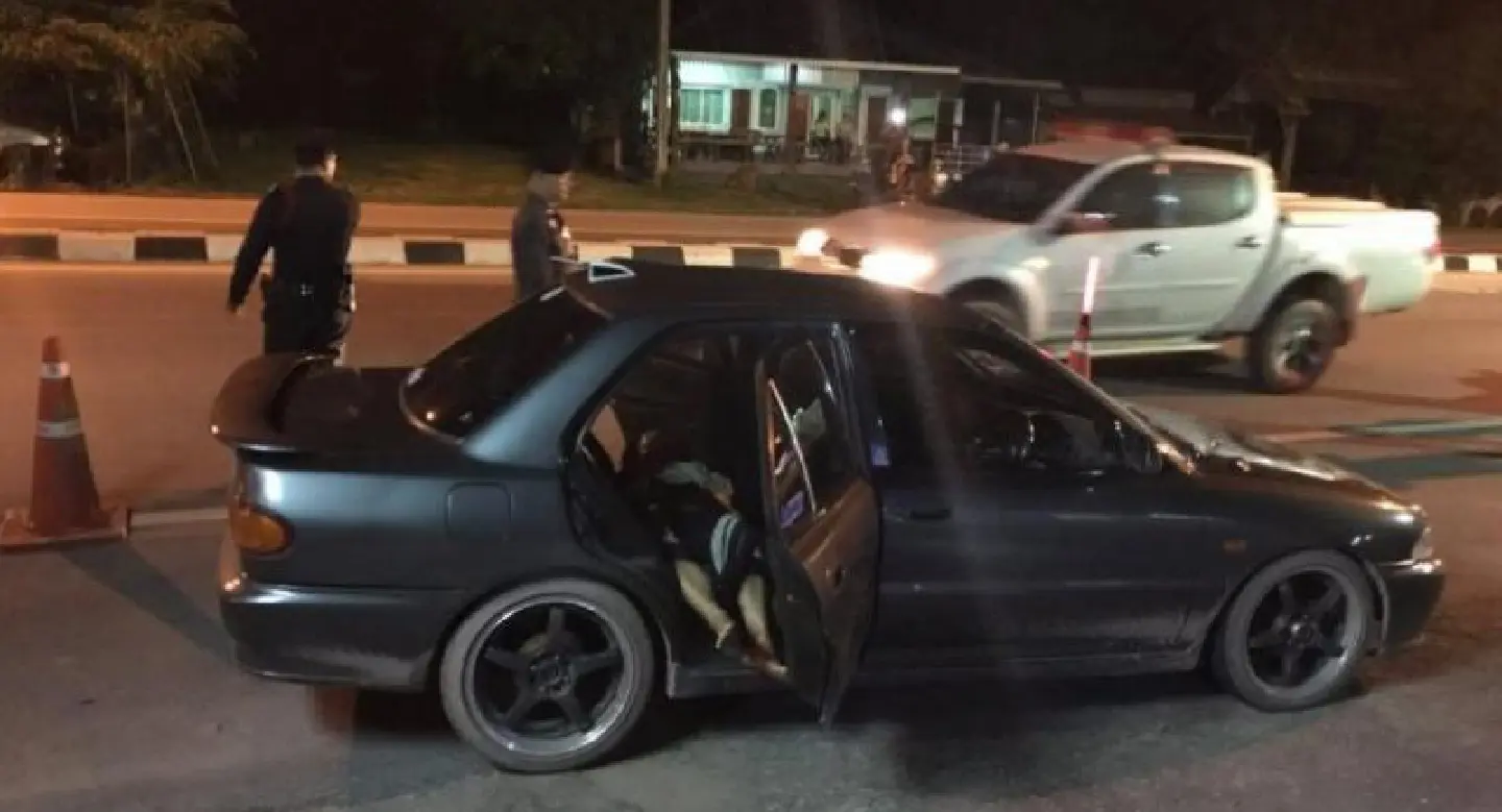 Chiang Rai man takes ‘wounded’ wife to police, claiming suicide attempt Chiang Rai man takes ‘wounded’ wife to police, claiming suicide attempt