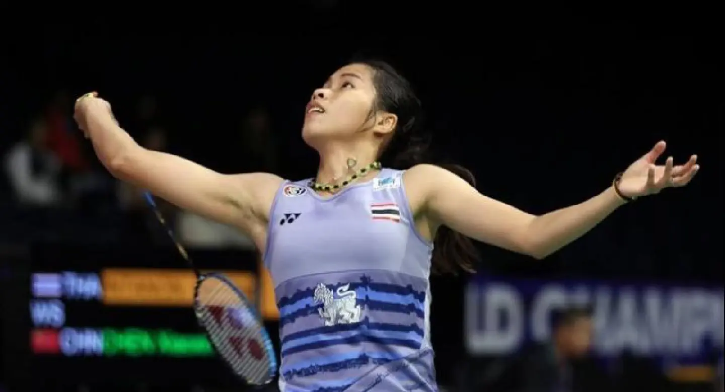 Ratchanok into World C'ships quarters