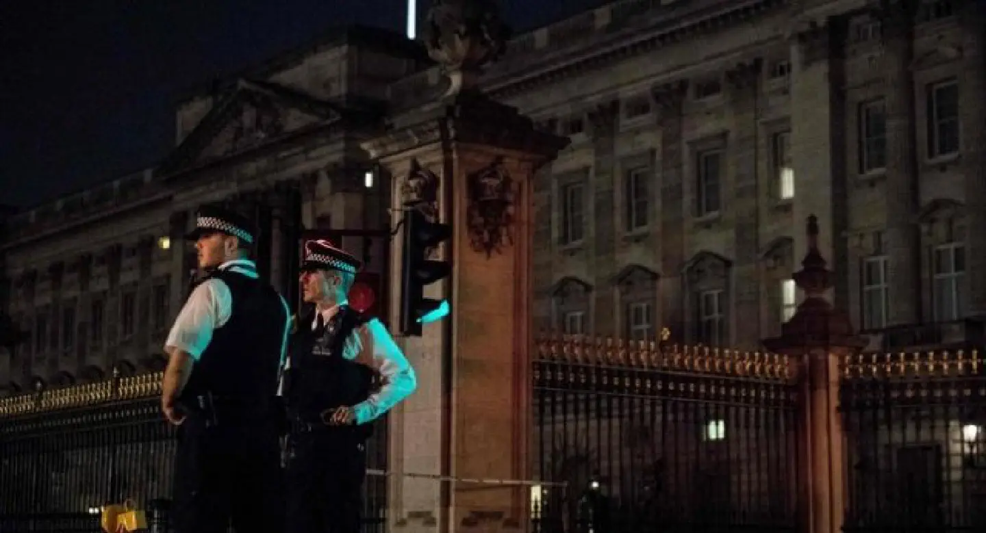 Buckingham Palace knifeman arrested under Terrorism Act: police Buckingham Palace knifeman arrested under Terrorism Act: police