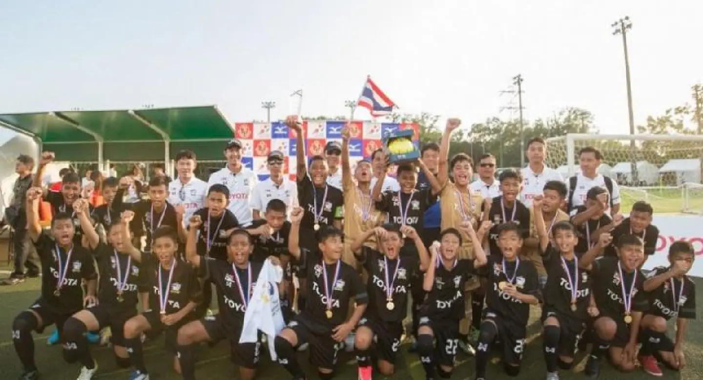 Unbeaten Thai boys retain their title in style Unbeaten Thai boys retain their title in style