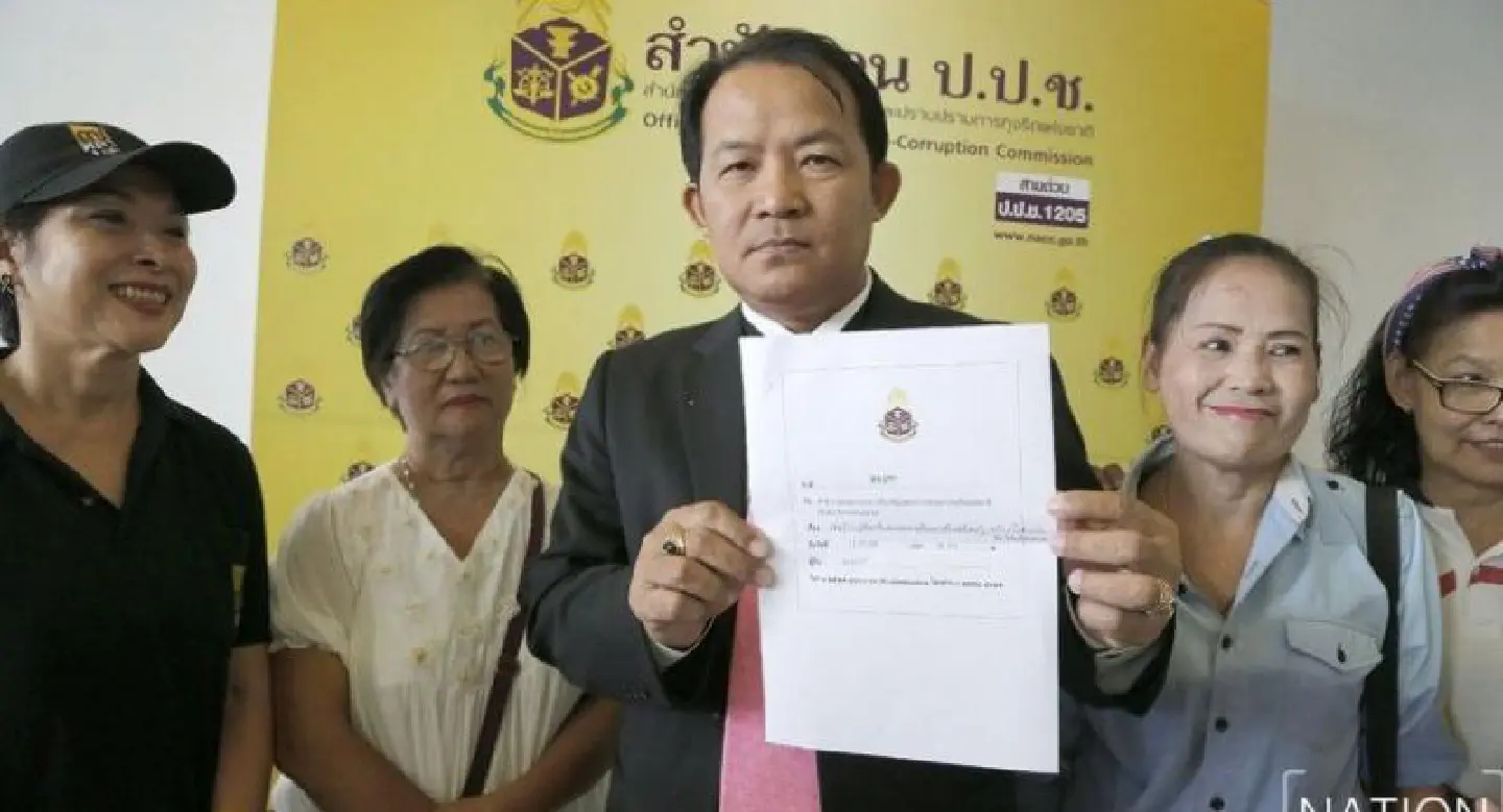 Corruption activist wants top officers probed over Yingluck’s flight Corruption activist wants top officers probed over Yingluck’s flight