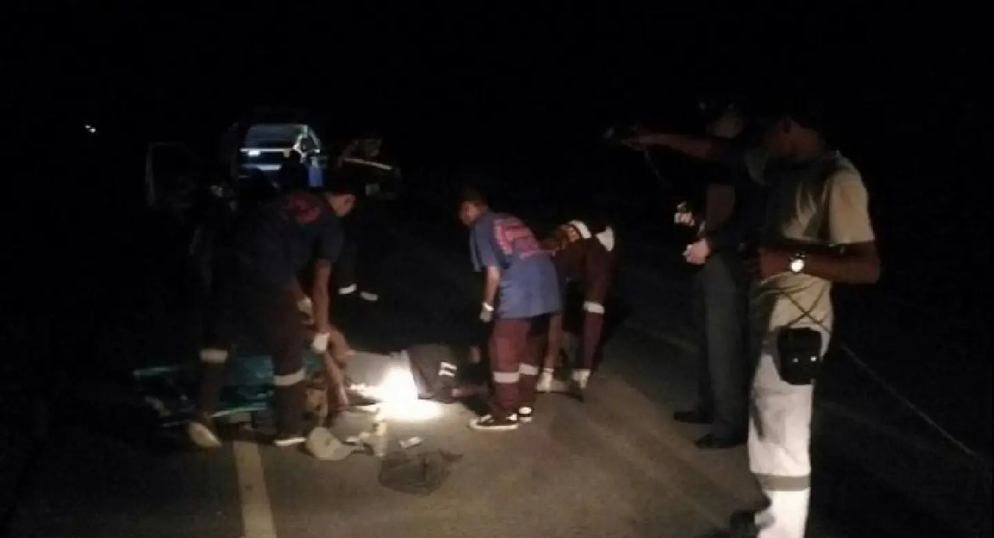 Myanmar man dies after falling off truck roof Myanmar man dies after falling off truck roof