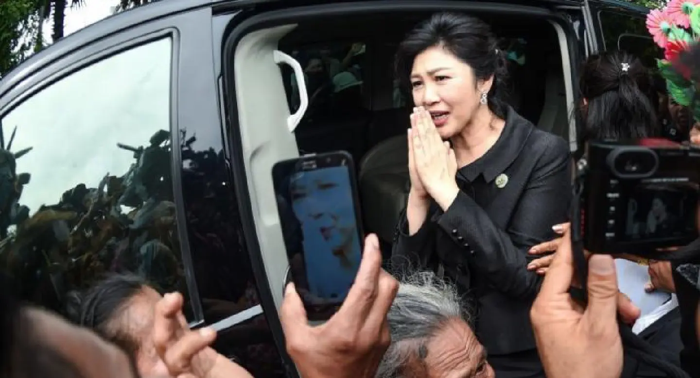 Yingluck ditched phones before escape: army chief Yingluck ditched phones before escape: army chief