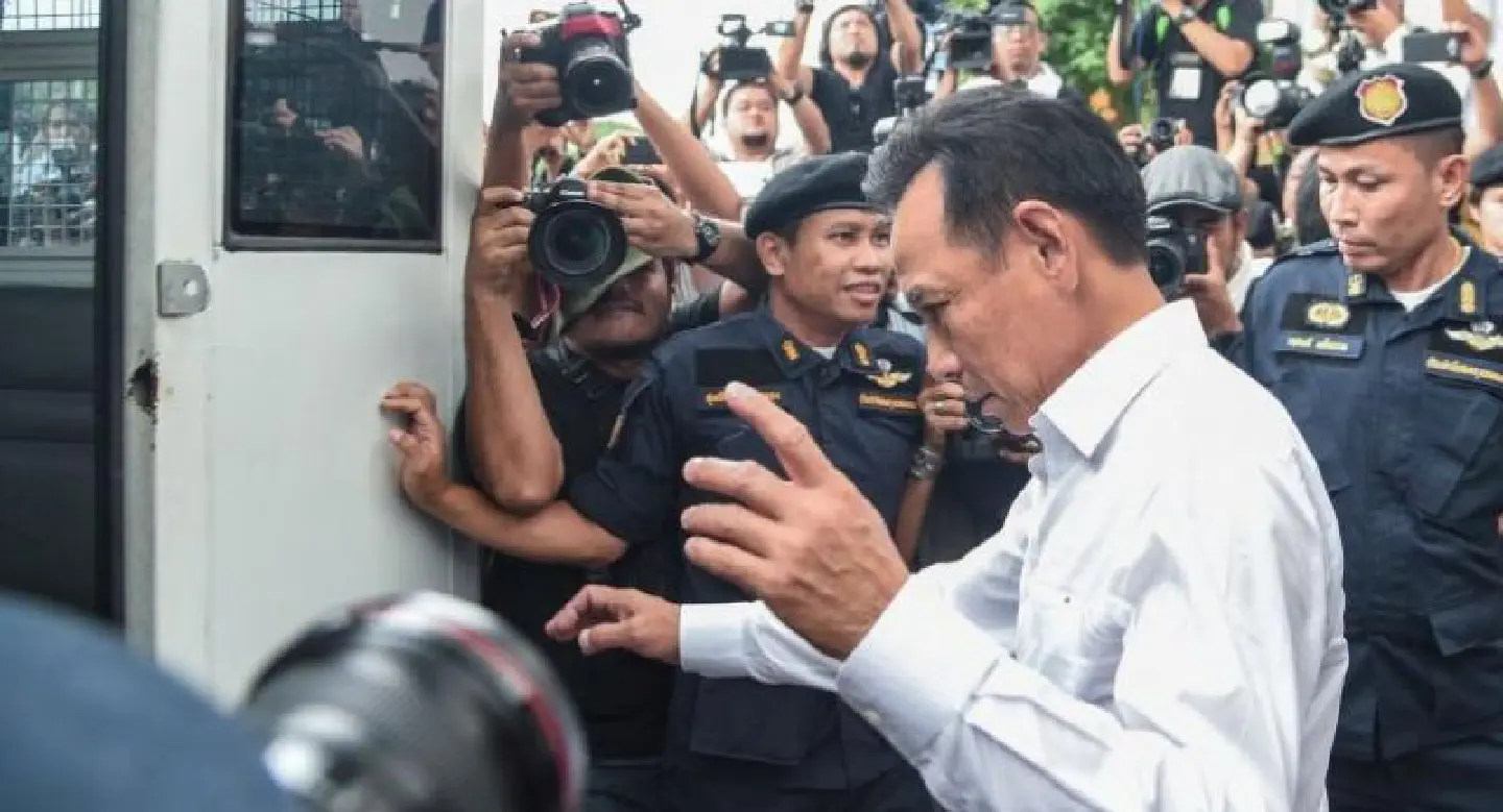 Boonsong wants wife to drop opposition to assets freeze Boonsong wants wife to drop opposition to assets freeze
