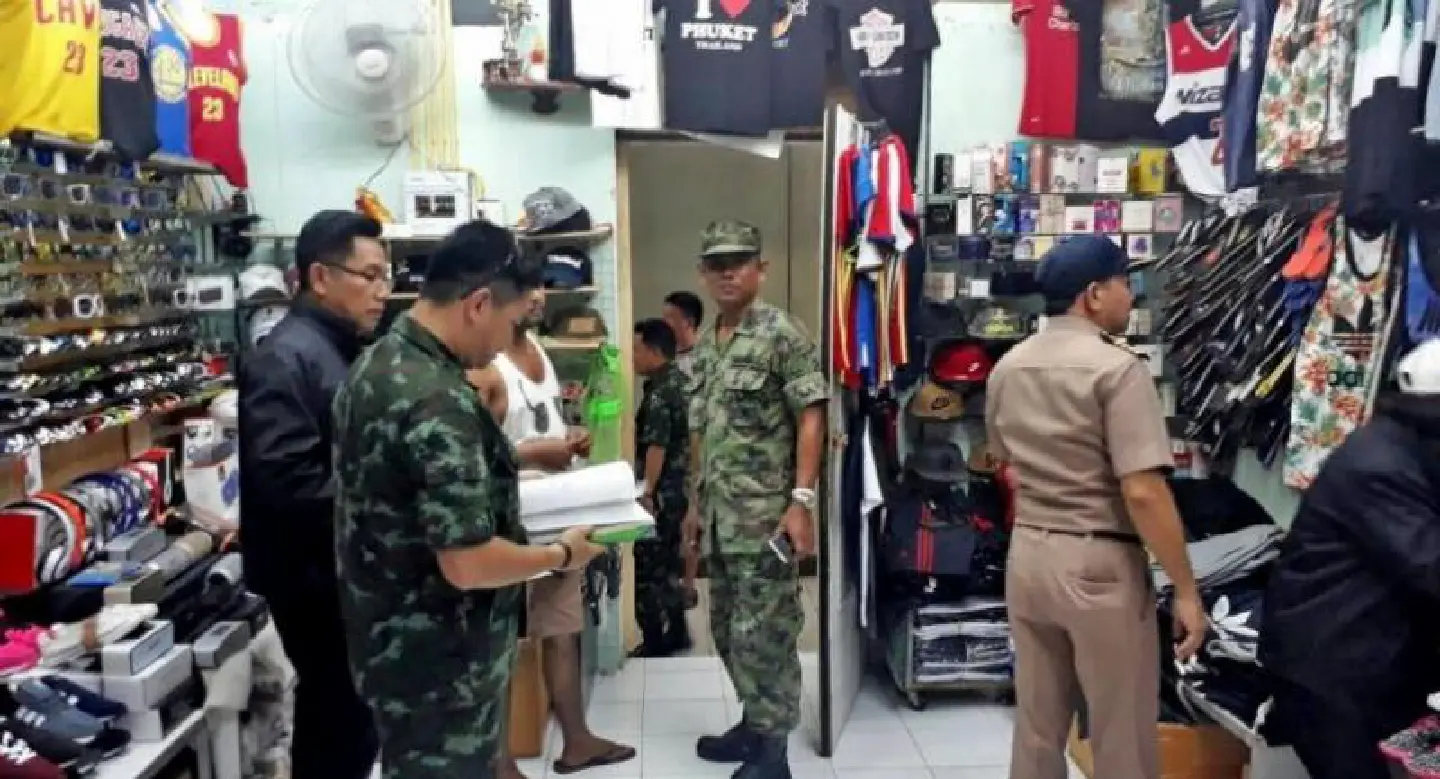 3,000 items snared in Patong counterfeit crackdown 3,000 items snared in Patong counterfeit crackdown