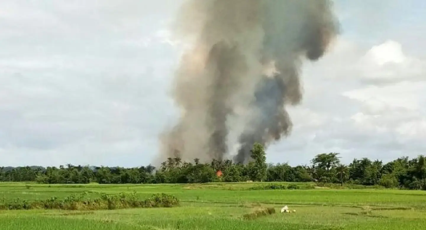 Myanmar villages burn as Rakhine unrest rages Myanmar villages burn as Rakhine unrest rages