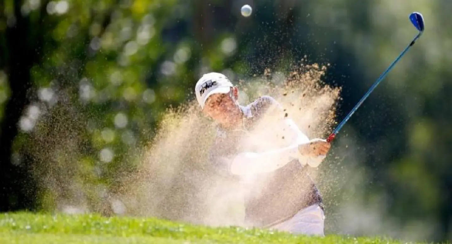 Lewis takes 2 shot-lead over Moriya in Portland