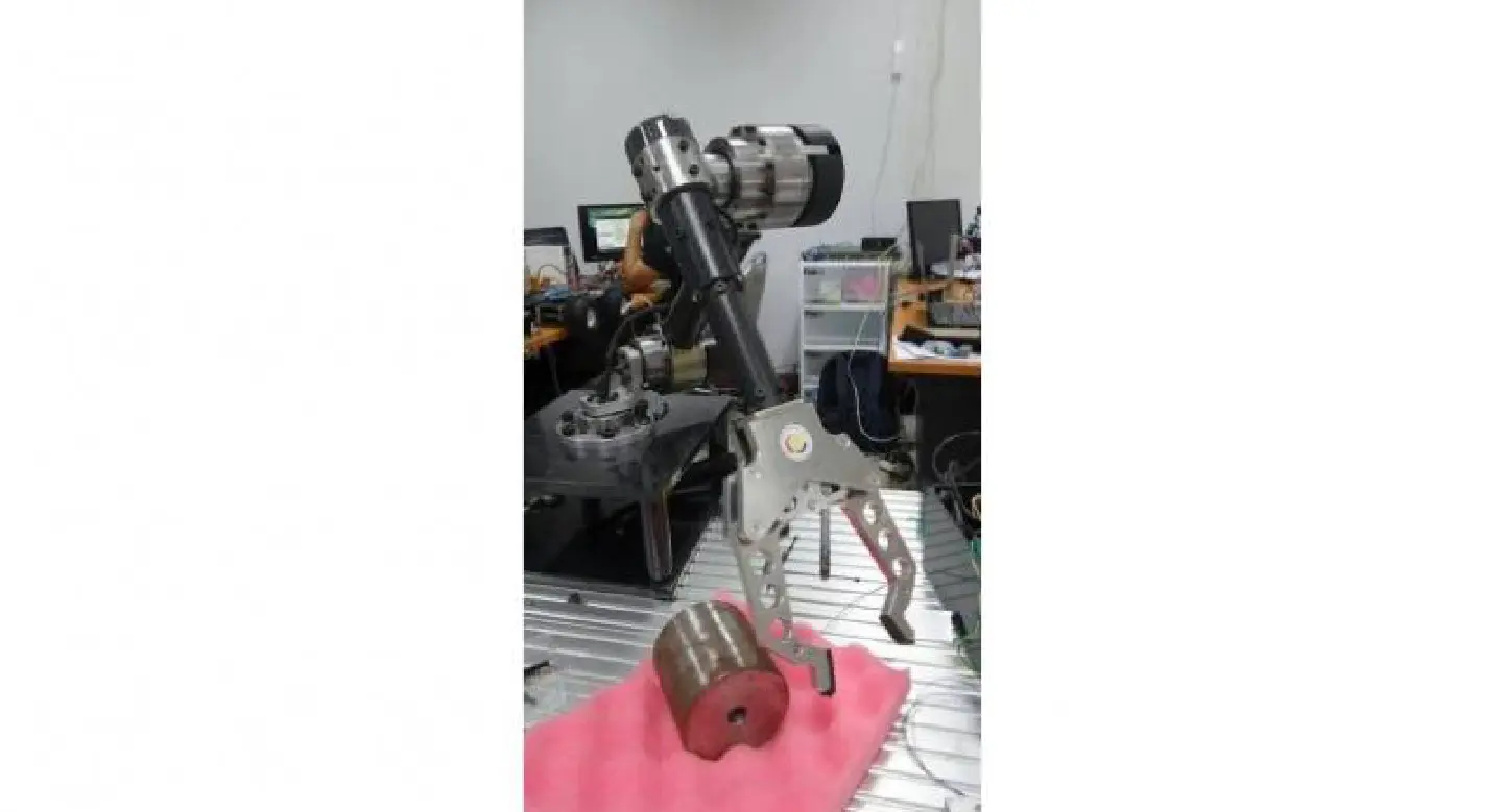 Thai researchers develop mechanical robot arm for bomb disposal operations Thai researchers develop mechanical robot arm for bomb disposal operations