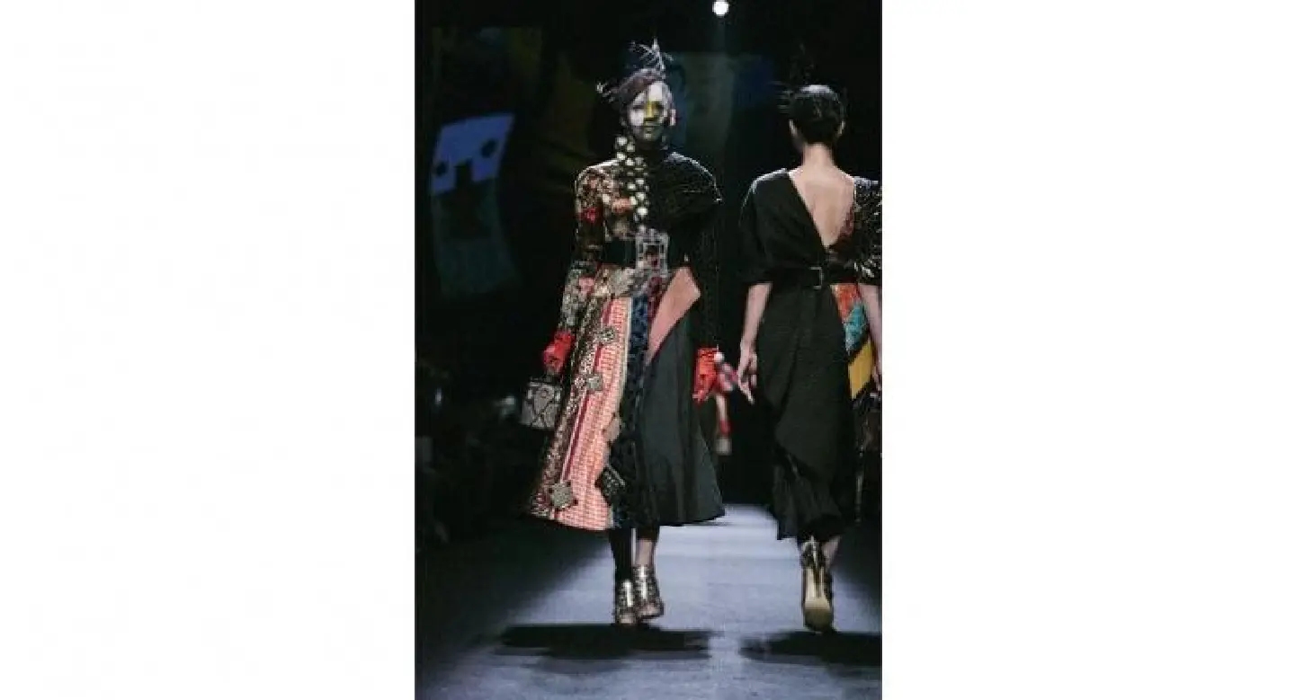 Royal tributes CROWN fashion week Royal tributes CROWN fashion week