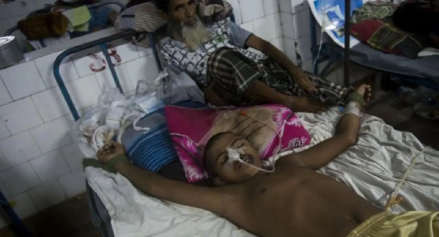 Wounded Rohingya overwhelm Bangladesh hospital Wounded Rohingya overwhelm Bangladesh hospital