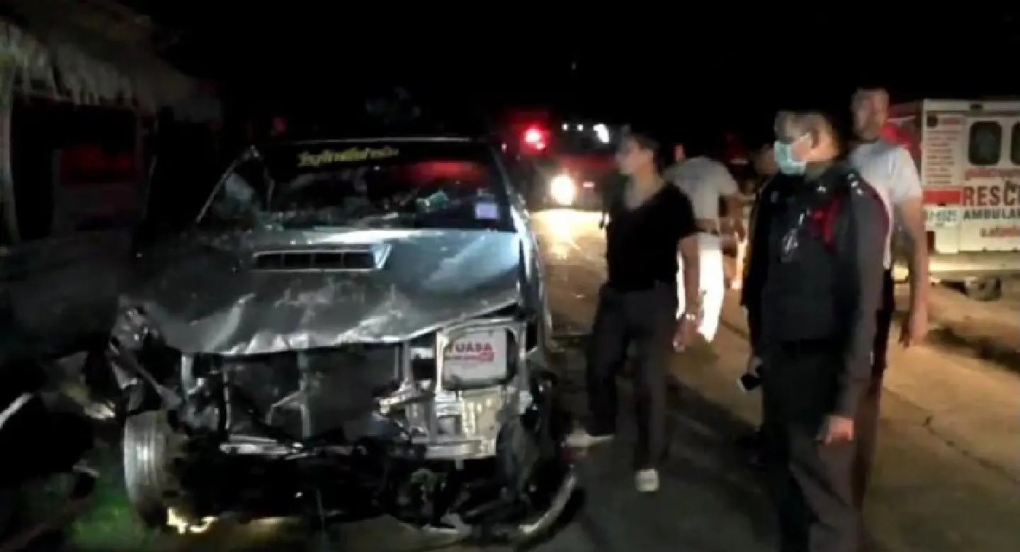 Speeding pickup crashes into Chaiyaphum shop, sparks fire Speeding pickup crashes into Chaiyaphum shop, sparks fire