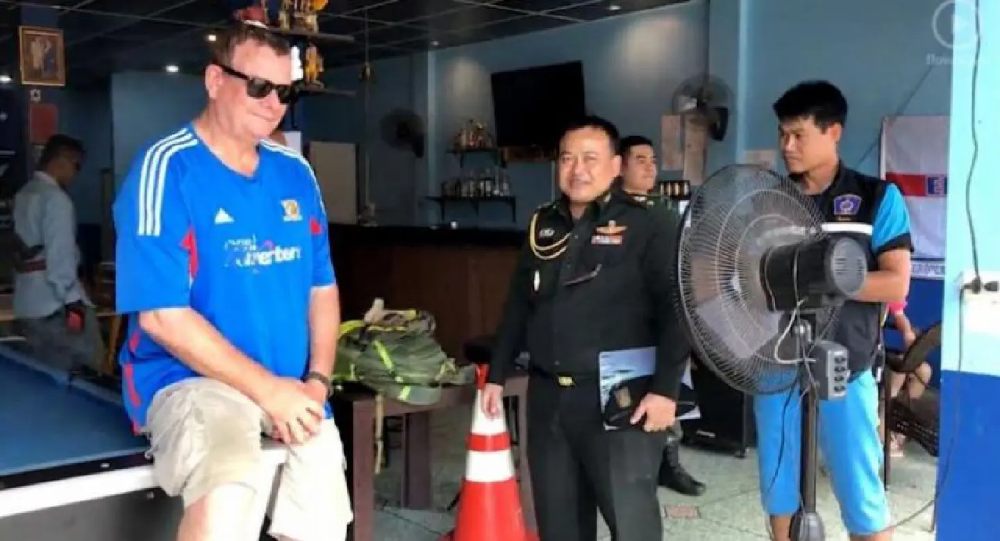 Soldiers hunt for foreigners in Surin following assault of pub owner Soldiers hunt for foreigners in Surin following assault of pub owner