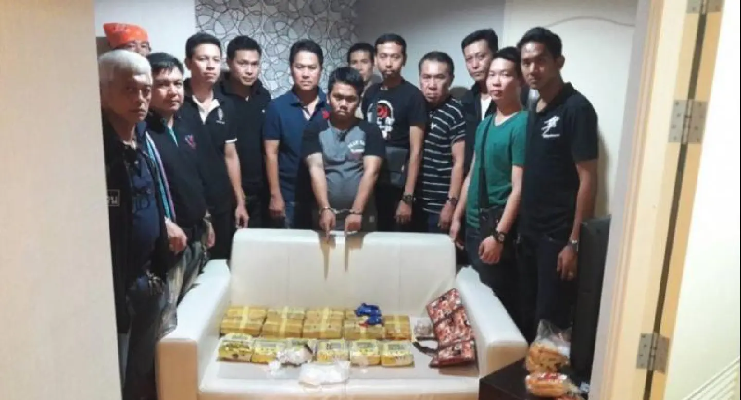 Man arrested at Bangkok condo, 6kgs of ‘ice’ and 54,000 meth pills seized Man arrested at Bangkok condo, 6kgs of ‘ice’ and 54,000 meth pills seized