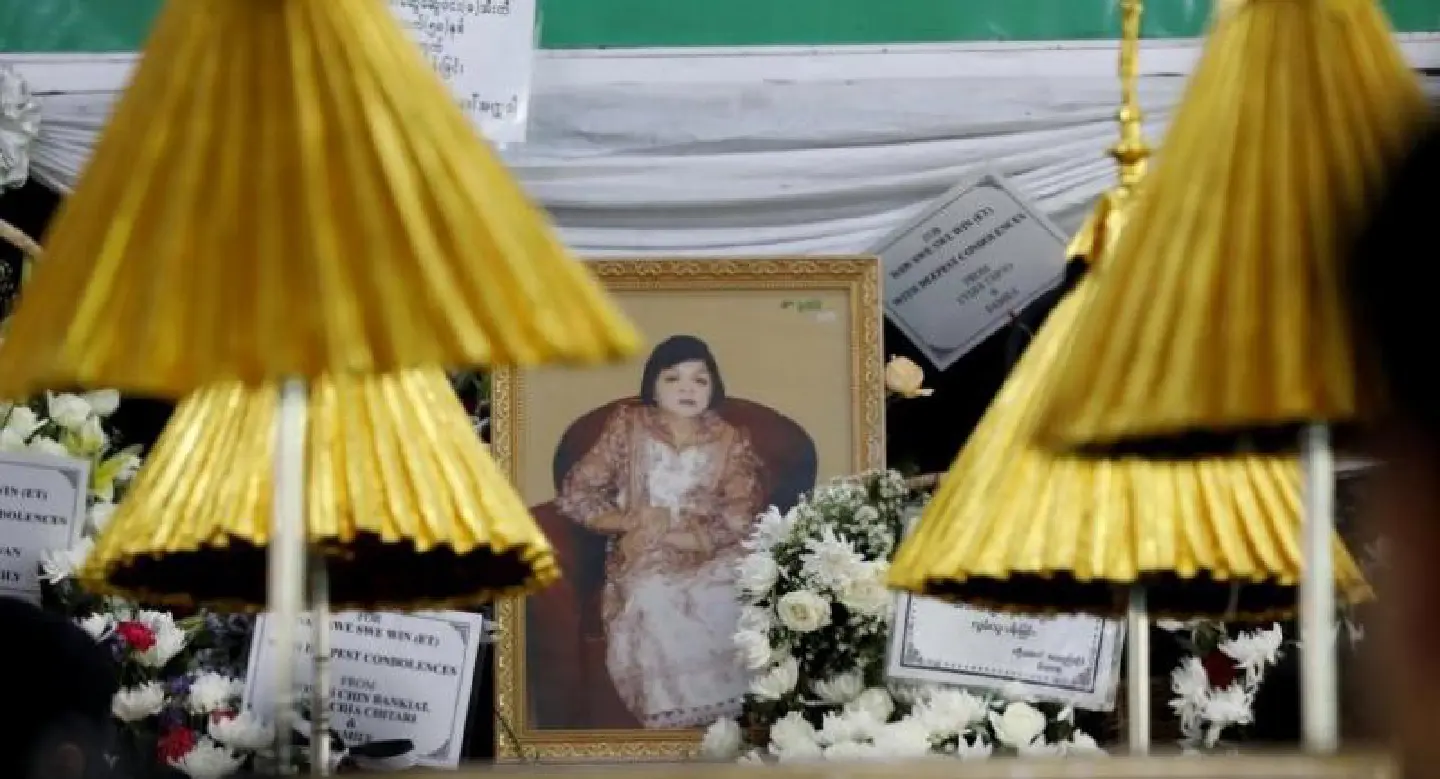 Tears as Myanmar mourns famed fortune-teller 'ET'