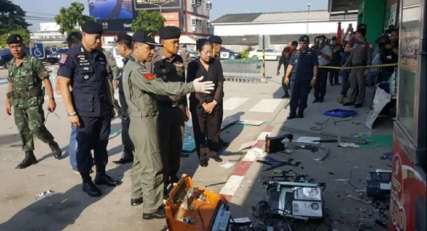 ATM robber makes off with Bt314,100 ATM robber makes off with Bt314,100