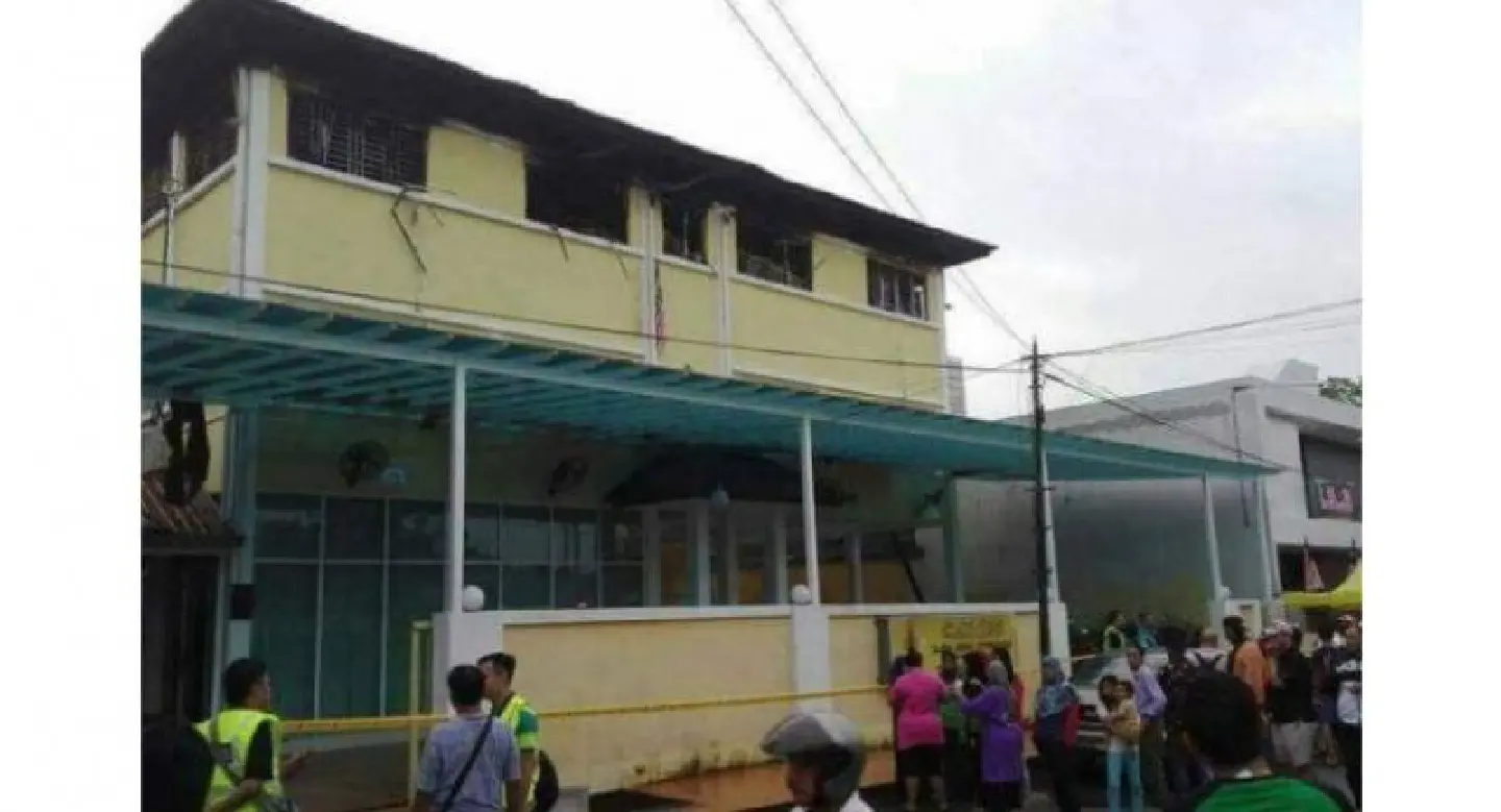 25 people, mostly students, killed in Malaysia school fire 25 people, mostly students, killed in Malaysia school fire