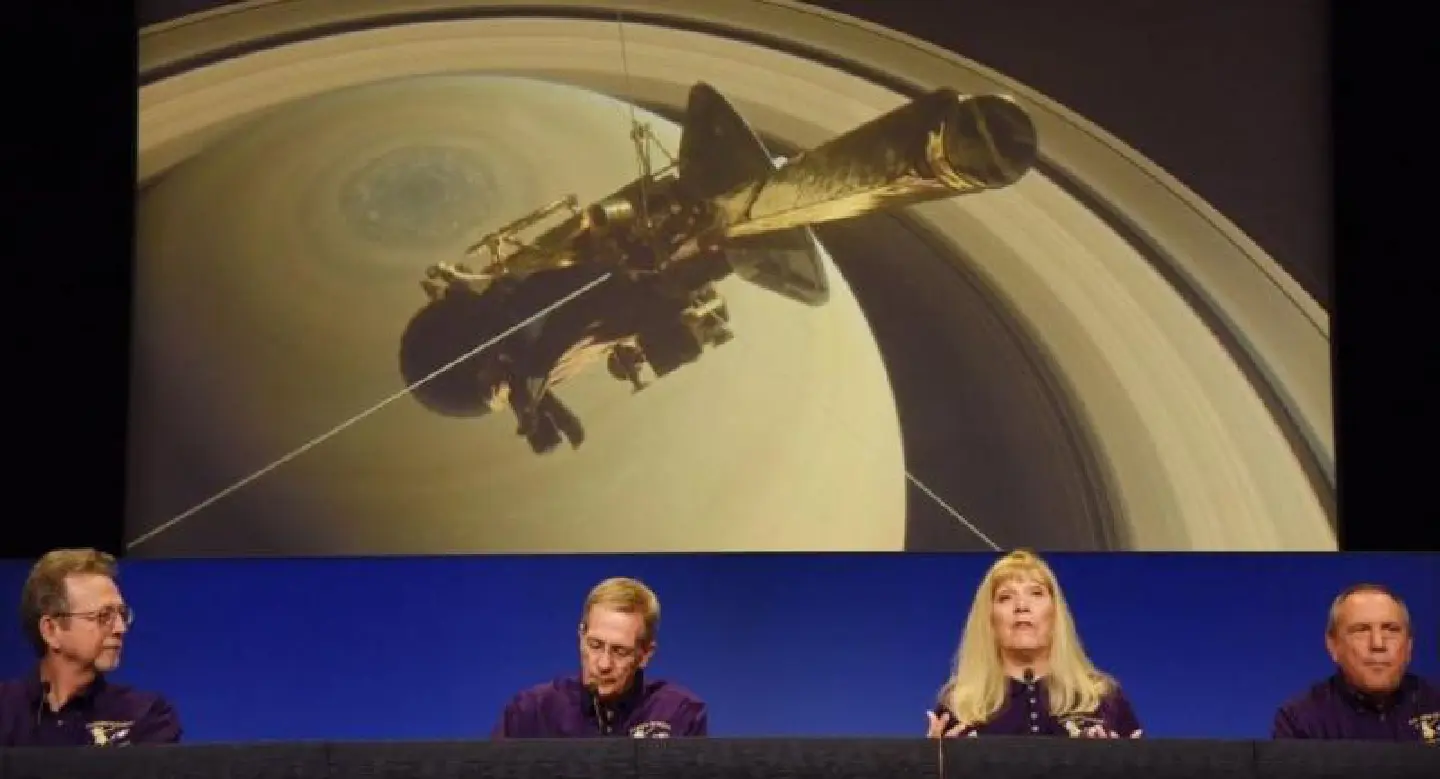 Astronomers bid farewell to $3.9 bn Saturn spacecraft Astronomers bid farewell to $3.9 bn Saturn spacecraft