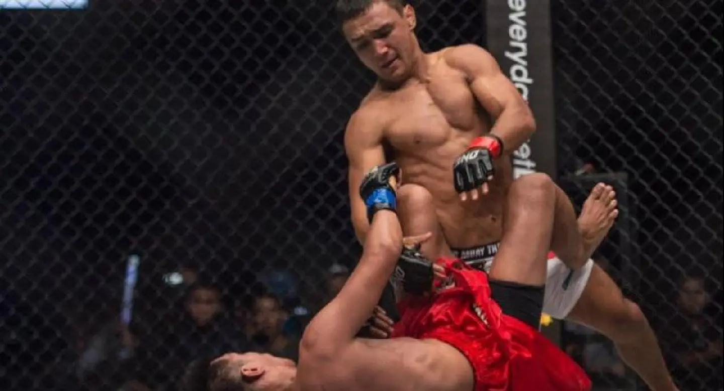 KAIRAT AKHMETOV SCORES SPLIT DECISION VICTORY OVER GEJE EUSTAQUIO KAIRAT AKHMETOV SCORES SPLIT DECISION VICTORY OVER GEJE EUSTAQUIO