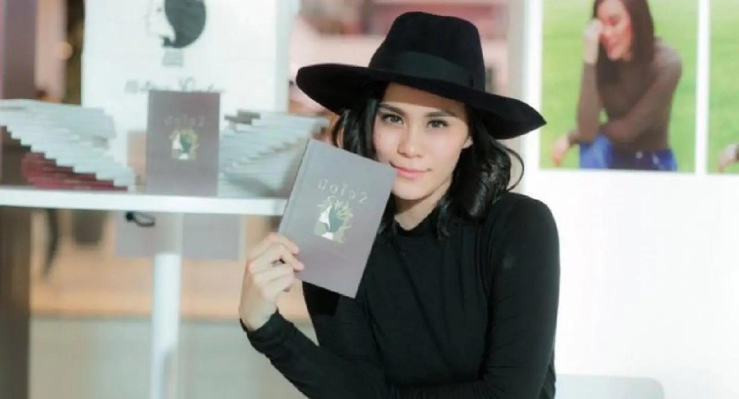 Mutmee unveils new song, new book Mutmee unveils new song, new book