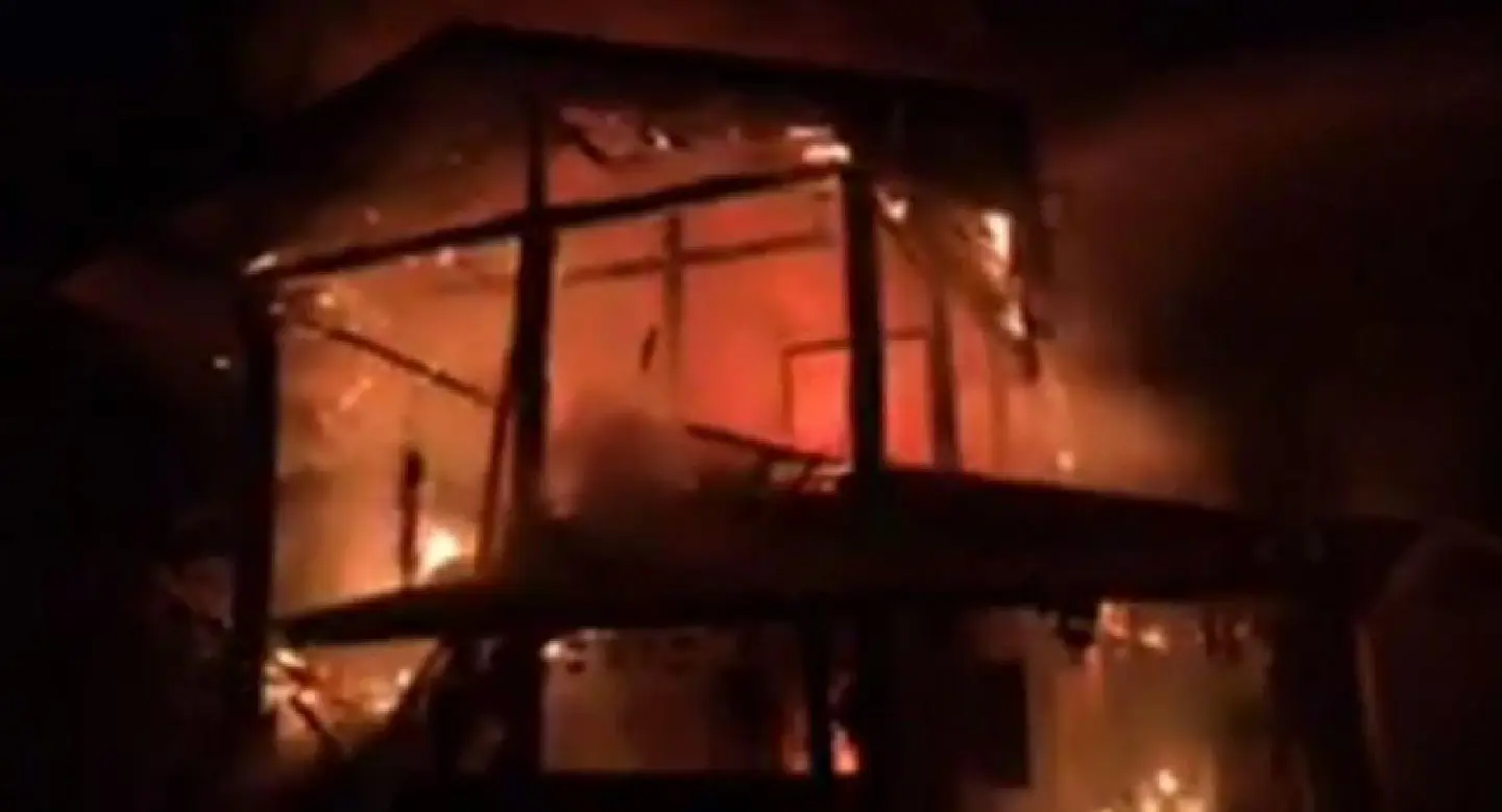 Family escapes Lampang house fire Family escapes Lampang house fire