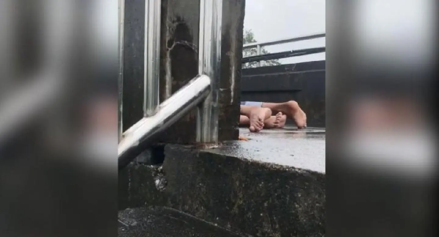 Police search for foreigners caught having ‘sex’ on Rayong bridge Police search for foreigners caught having ‘sex’ on Rayong bridge