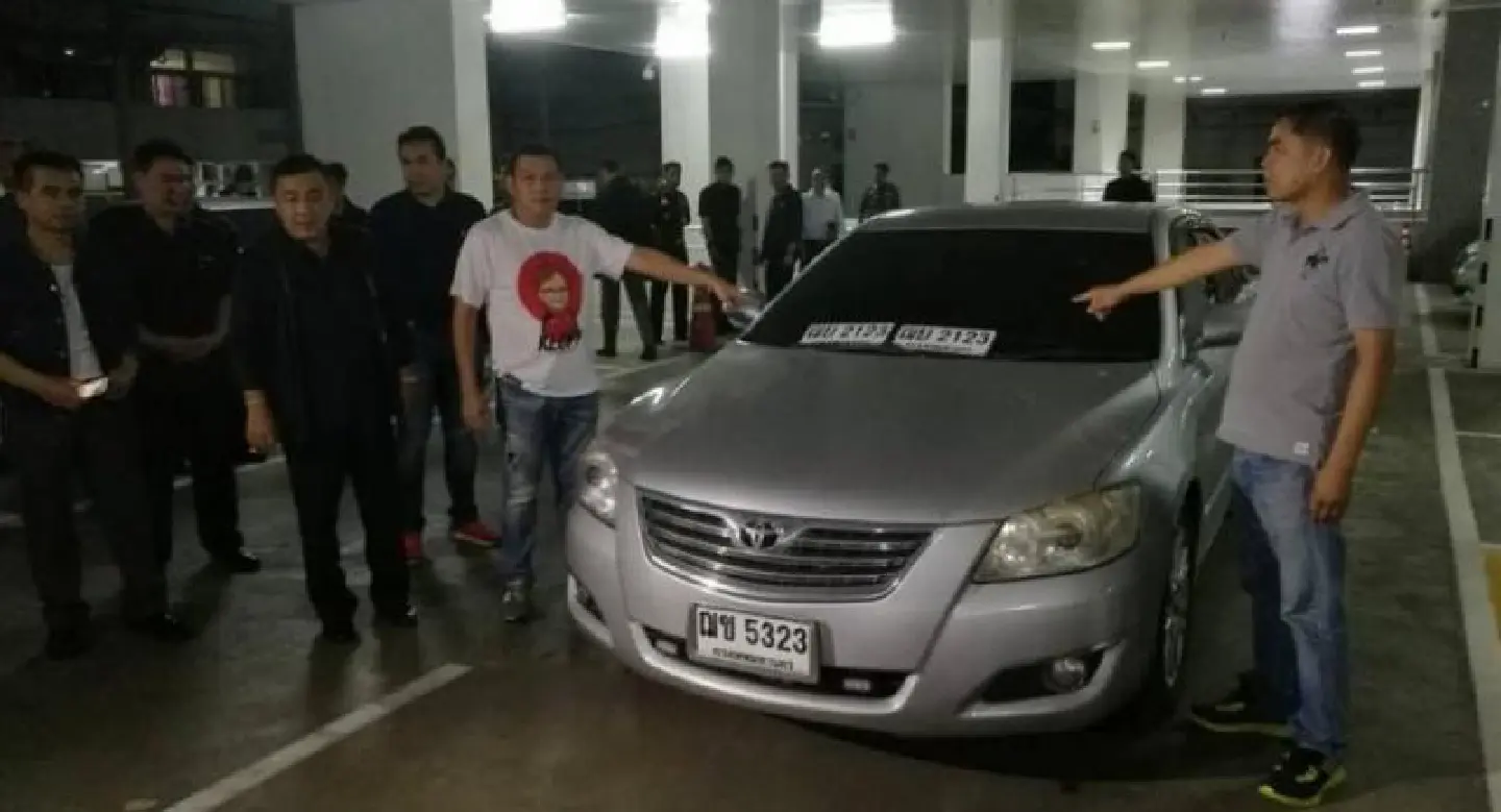 Three policemen suspended over alleged role in Yingluck’s escape Three policemen suspended over alleged role in Yingluck’s escape