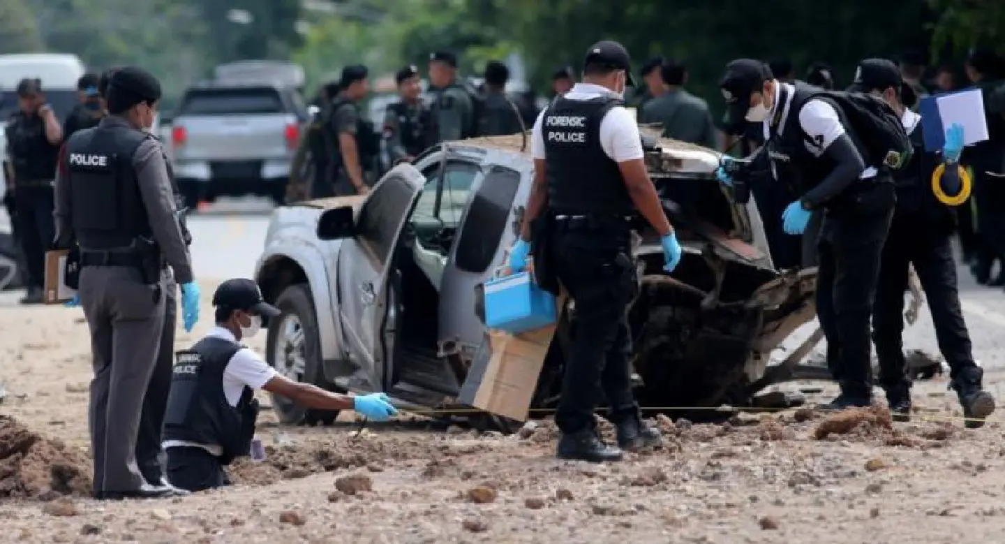Four soldiers killed in Pattani as pickup truck is blown up Four soldiers killed in Pattani as pickup truck is blown up