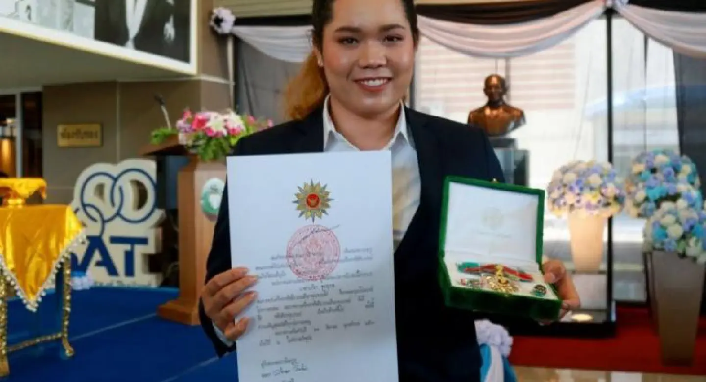 Ariya granted Tatiya Direkgunabhorn royal decoration Ariya granted Tatiya Direkgunabhorn royal decoration