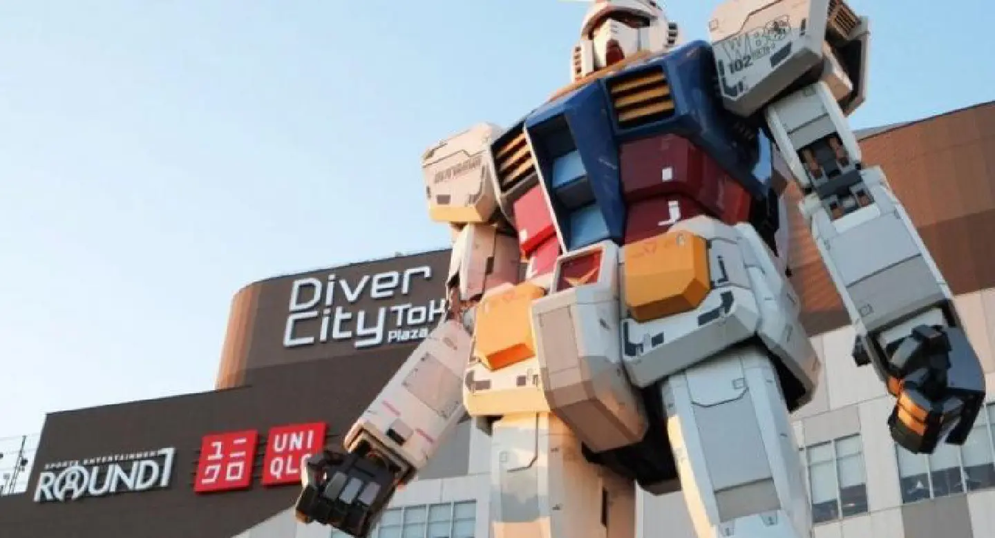 ‘Unicorn Gundam’ illuminated, dazzles in official unveiling ‘Unicorn Gundam’ illuminated, dazzles in official unveiling