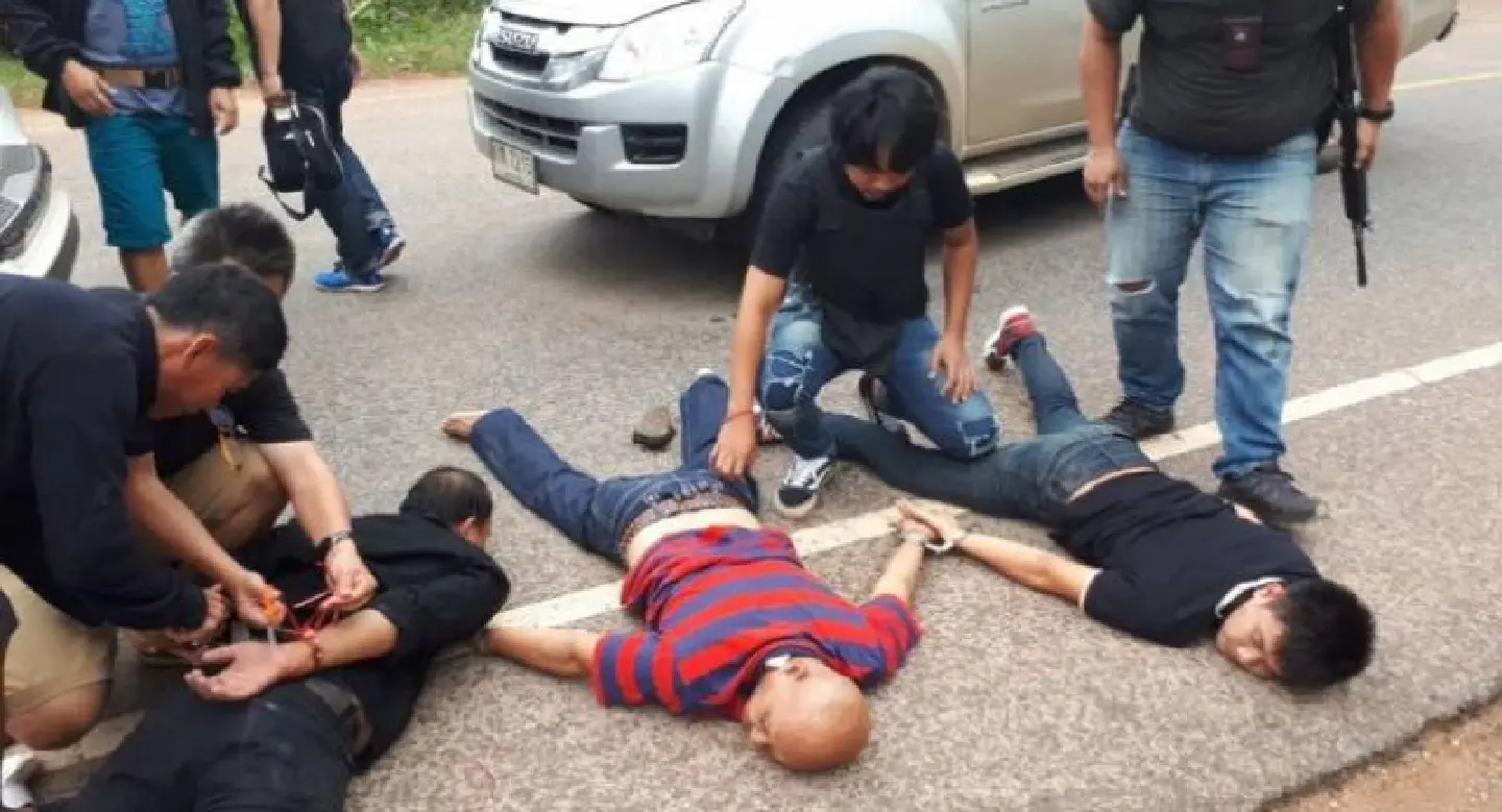 Six arrests as police intercept ‘drugs convoy’ Six arrests as police intercept ‘drugs convoy’