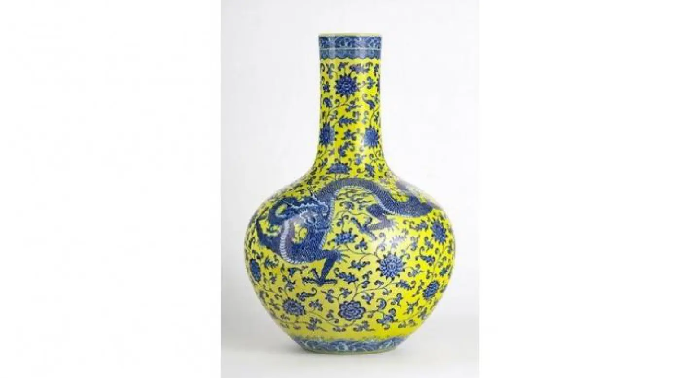 Chinese vase sells for $5.2m, 10,000 times its estimated price Chinese vase sells for $5.2m, 10,000 times its estimated price