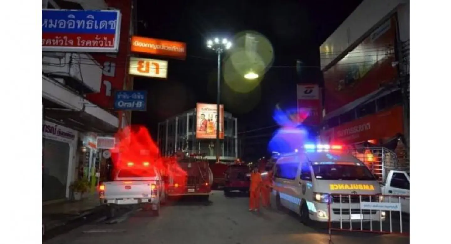 Wedding dress shop owner rescued from fire in Kanchanaburi Wedding dress shop owner rescued from fire in Kanchanaburi