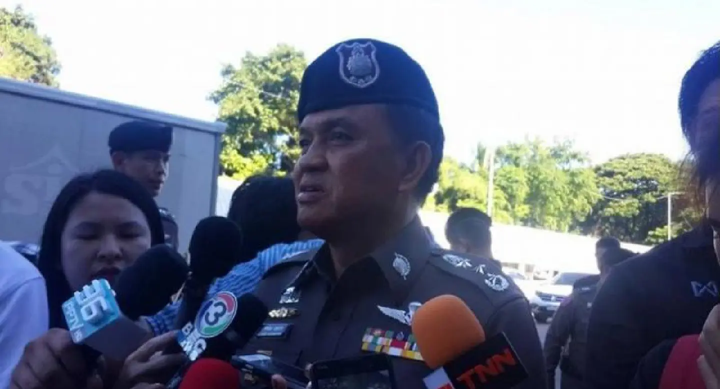 Police see no threat from Yingluck supporters outside court