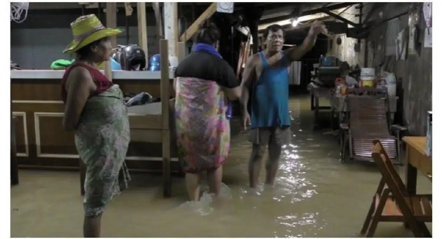 Trang hit by flash floods following six hours of downpours