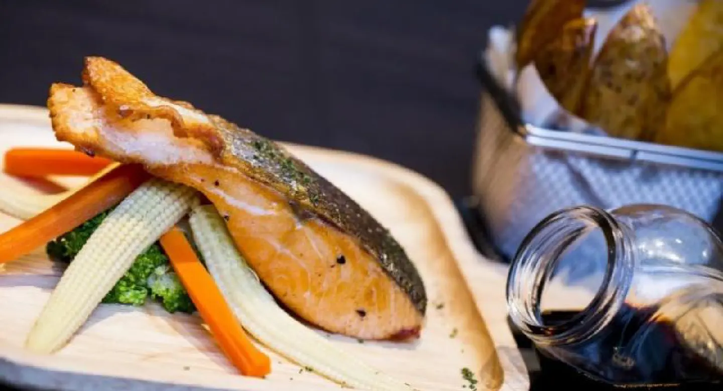 Chic 4K Cafe opens in On Nut