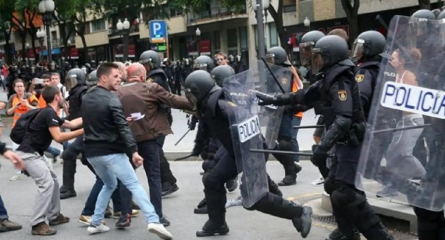 At least 92 injured in Catalonia vote clashes: regional govt At least 92 injured in Catalonia vote clashes: regional govt