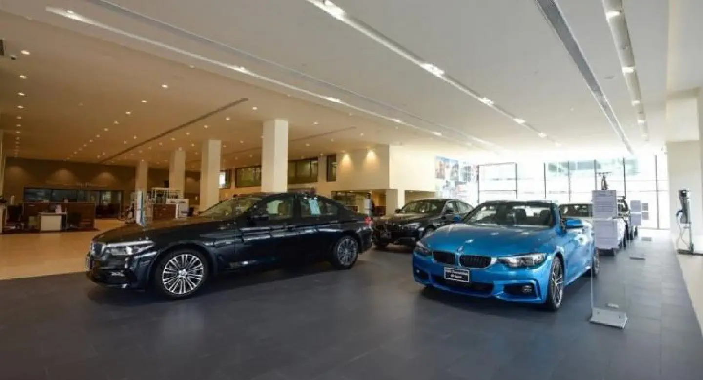 New BMW showroom opens in Thon Buri New BMW showroom opens in Thon Buri