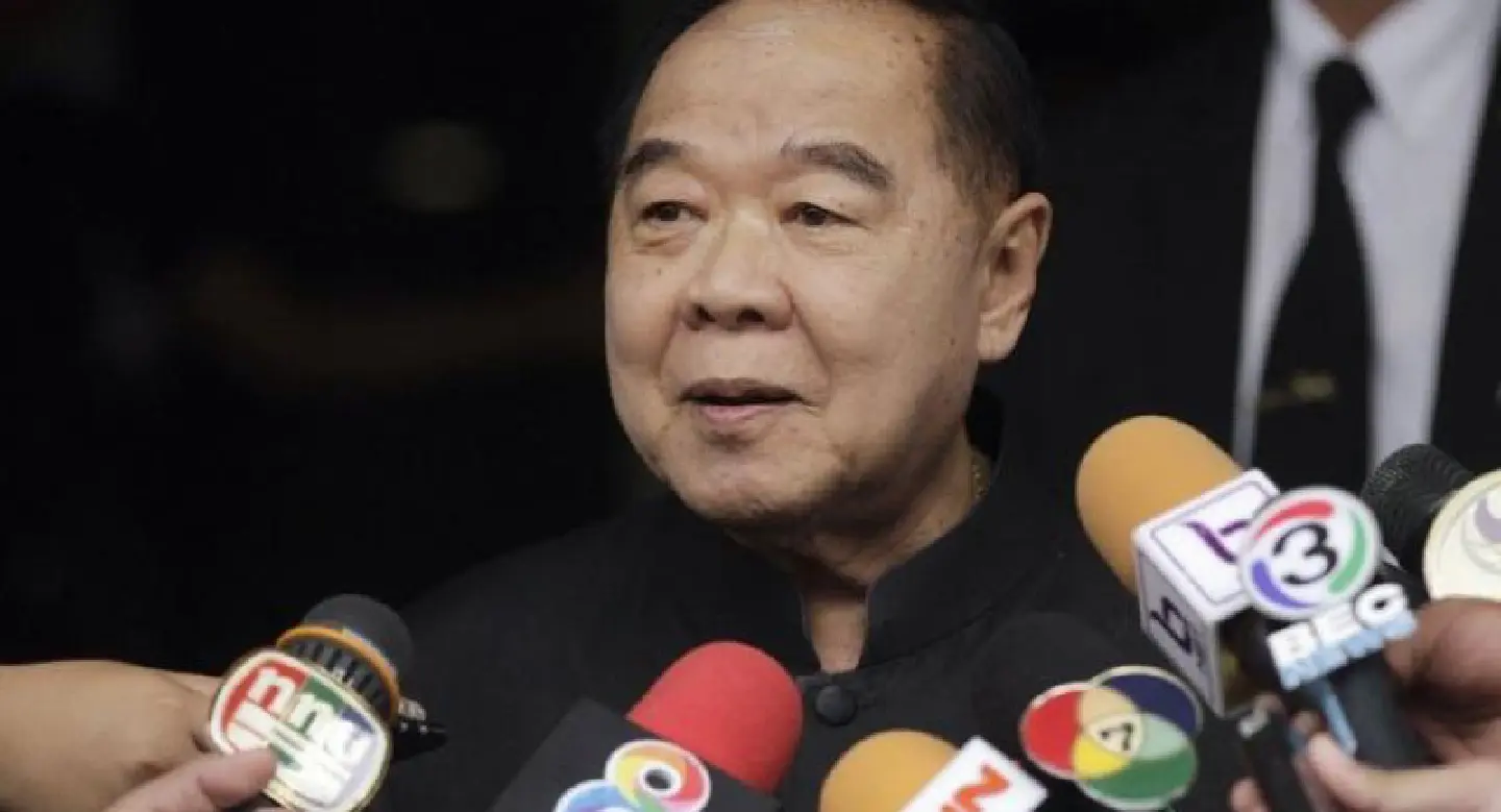 Prawit wants cigarettes blocked at Malaysia border Prawit wants cigarettes blocked at Malaysia border